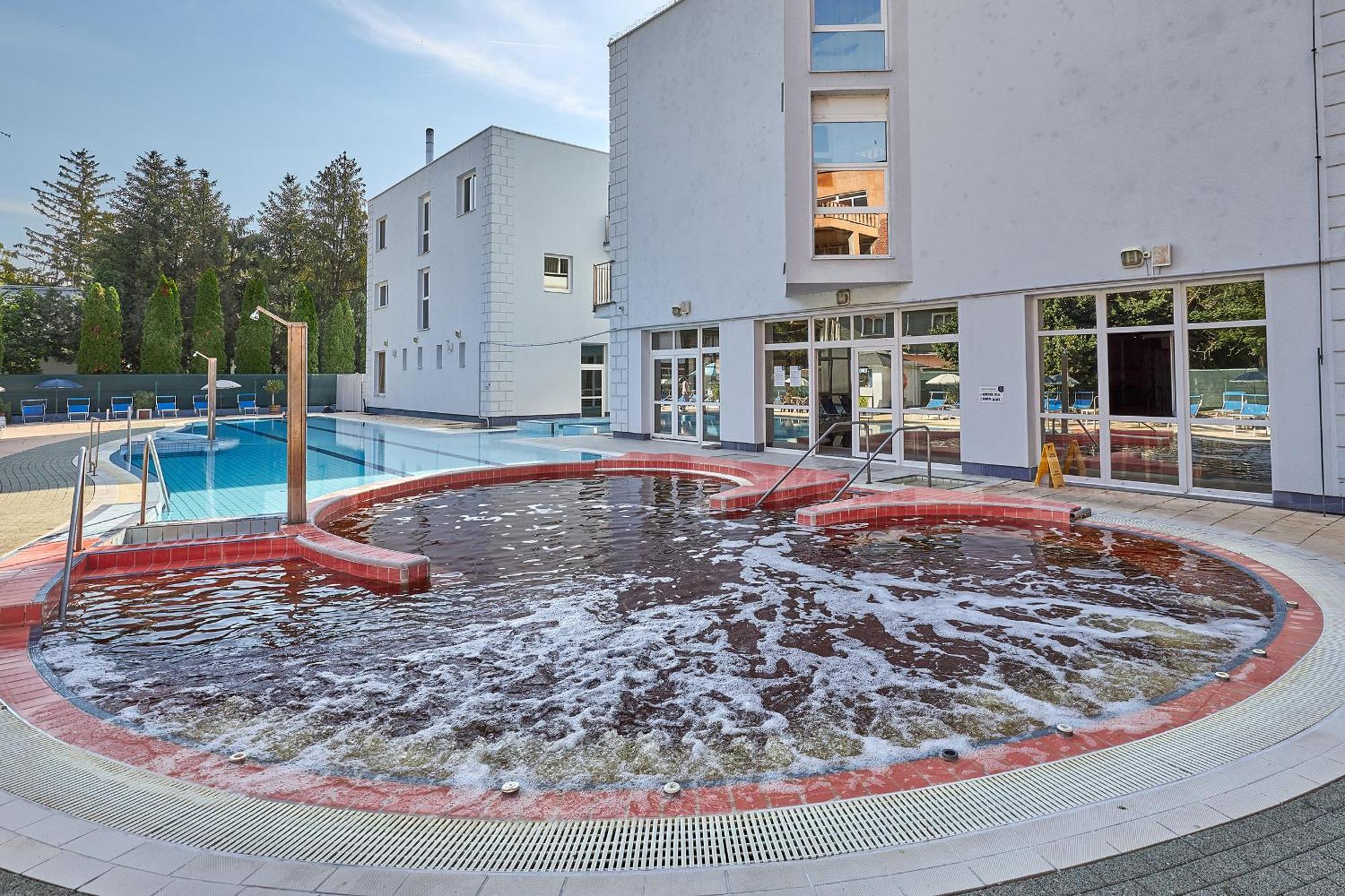 Hotel Silver Hajduszoboszlo Exterior photo