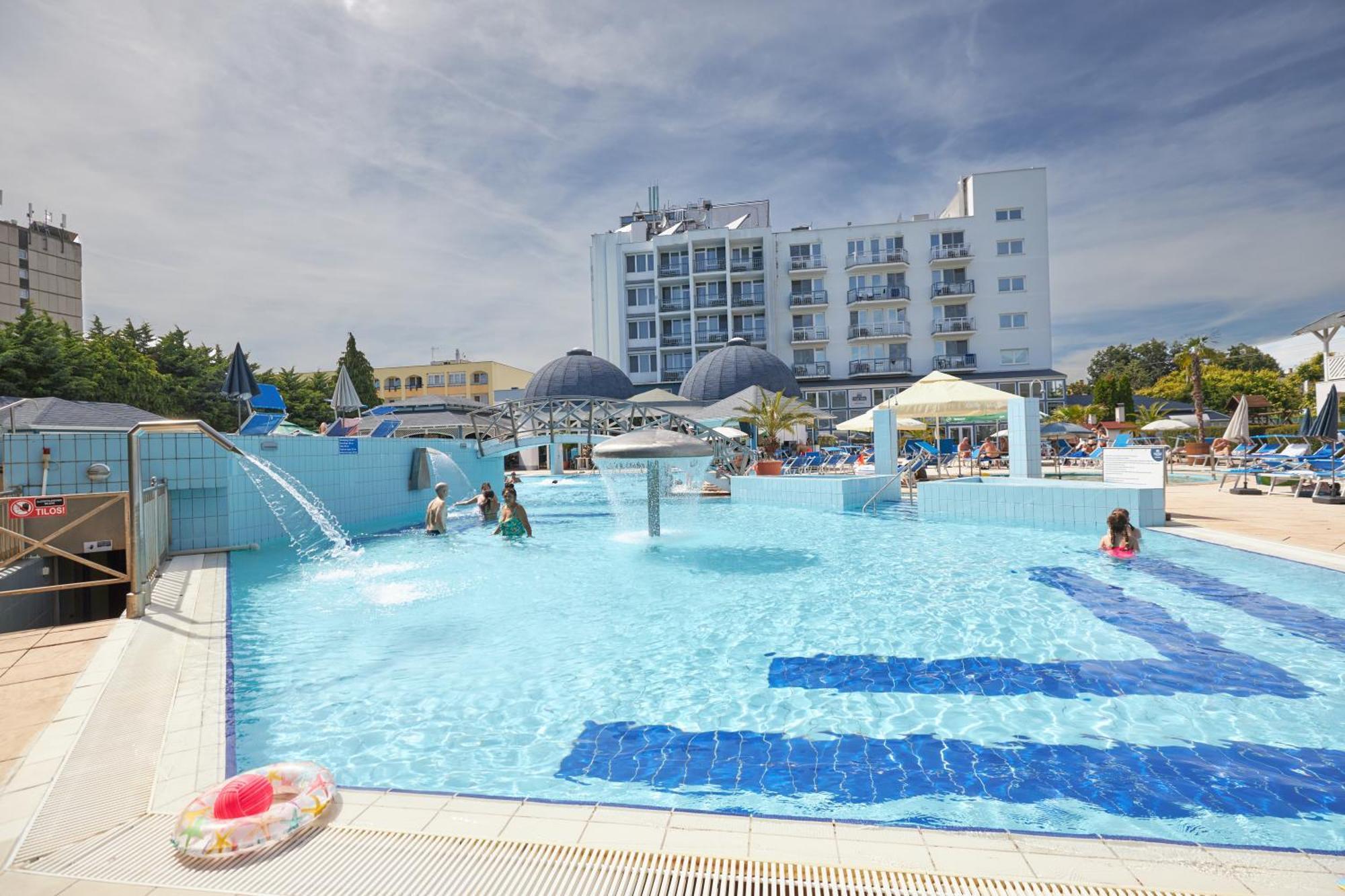 Hotel Silver Hajduszoboszlo Exterior photo